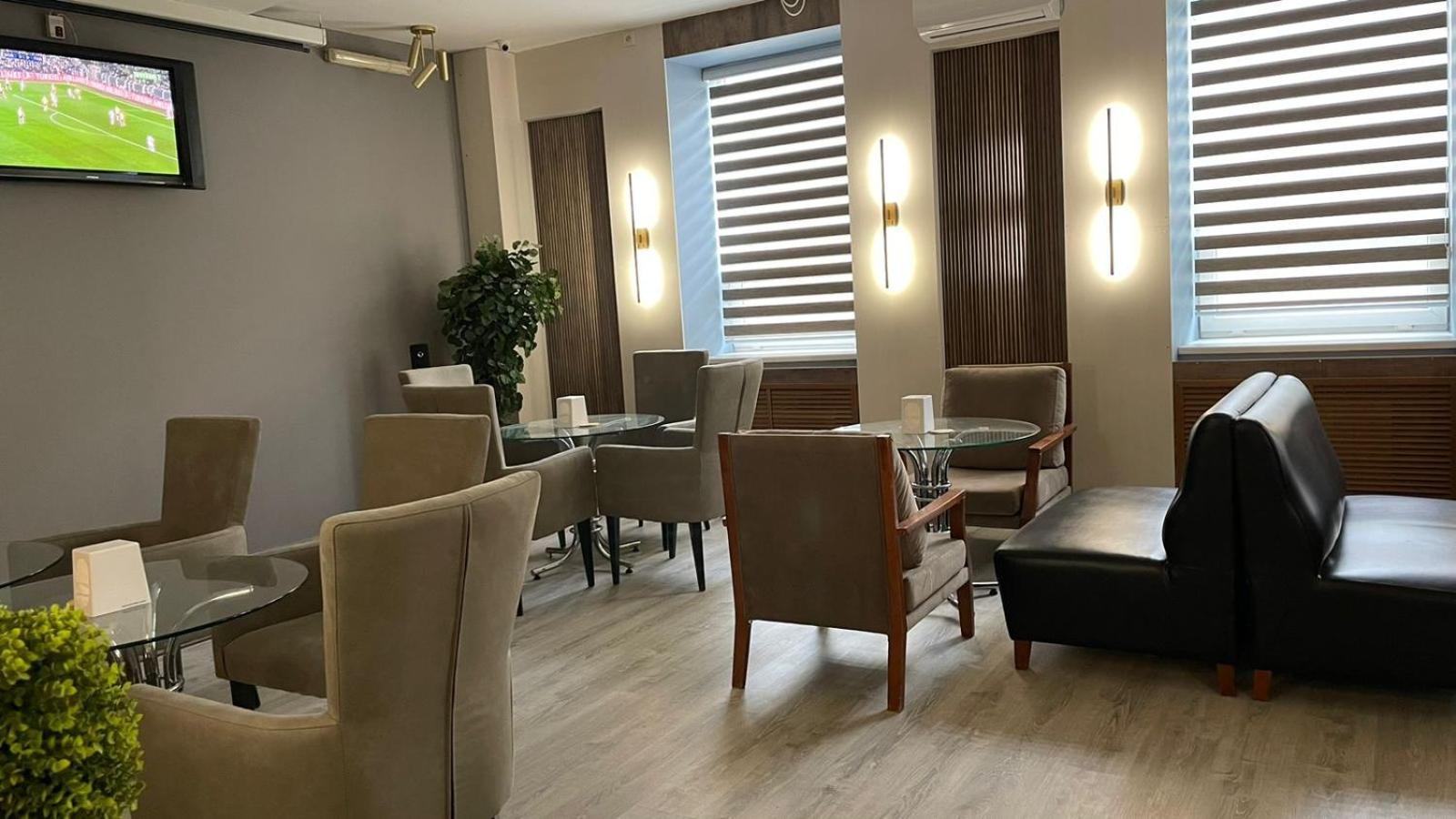 Tengri Hotel Atyrau Exterior photo