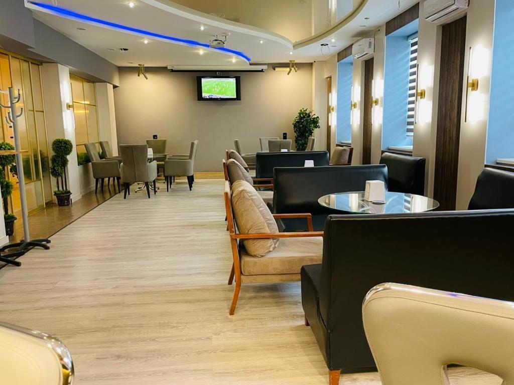 Tengri Hotel Atyrau Exterior photo
